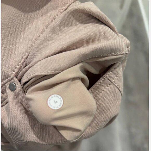 Lululemon City Sleek 5-Pocket 7/8 Pant – Café Au Lait – Women’s 4 (W5CZIS) - Picture 7 of 9